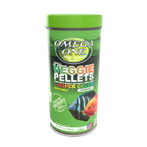 Omega One Super Color Kelps Pellets en bote, realza colores y facilita la alimentación diaria.