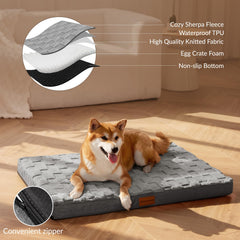 Removable cover on Patas Lague bed for easy machine washing.