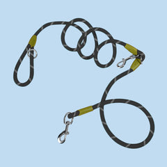 Pawstrip anti-tangle rotating buckle minimizes leash twists during runs.