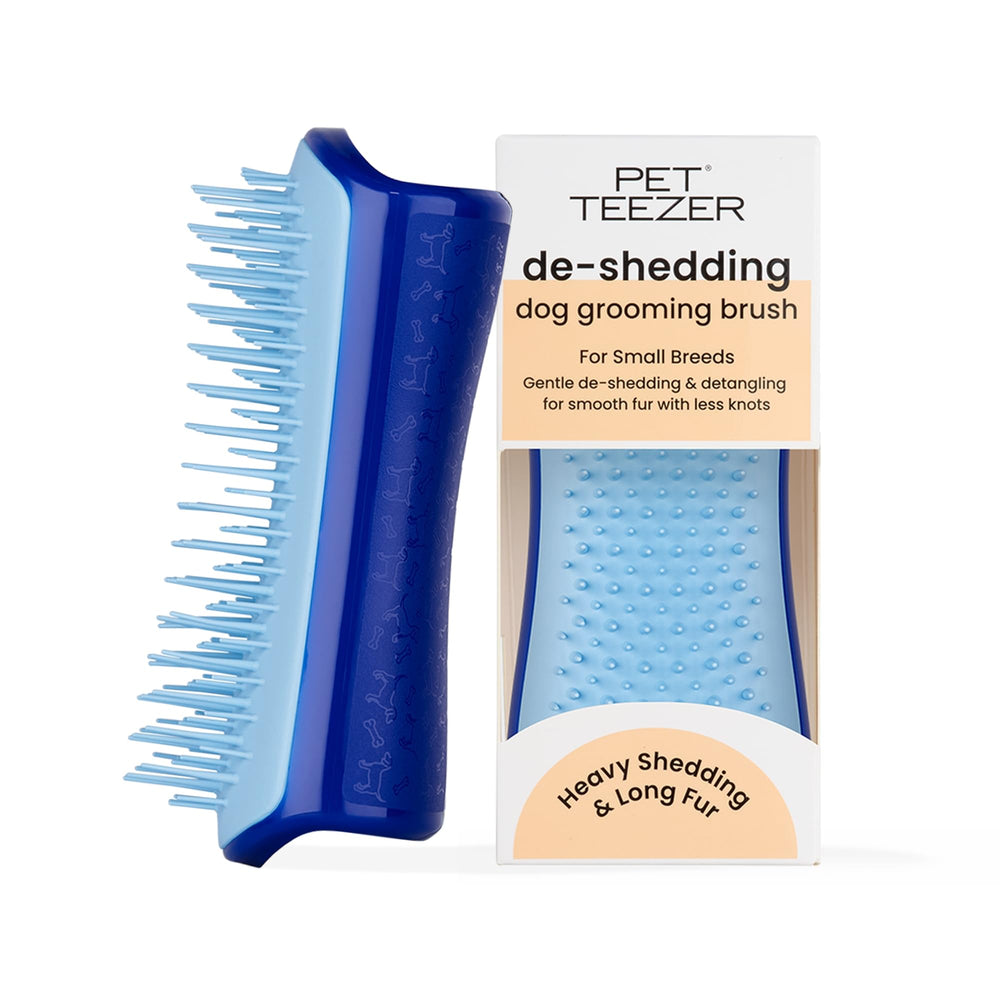 Pet Teezer deshedding dog brush teeth closeup highlights two-tier teeth for deep undercoat grooming