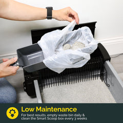 Pet Zone Smart Scoop angled deflector image showing raised height to keep litter contained.