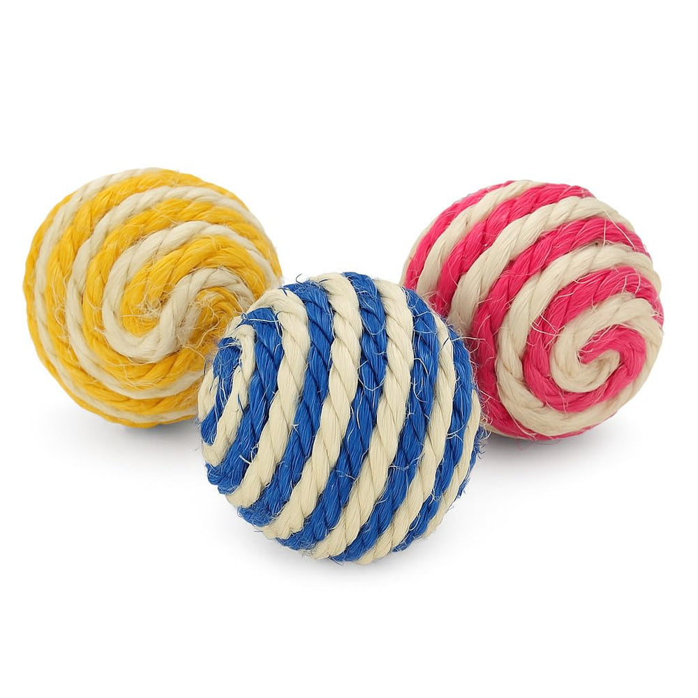 PetBox Cutie's sisal ball 1.7in engages indoor cats with natural hunting play.