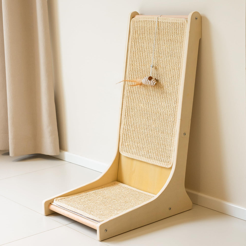 PETKARAY sisal scratcher 105° angle supports natural scratching and spine comfort.
