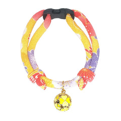 PetSoKoo four-leaf clover collar with bell on cat, playful design.
