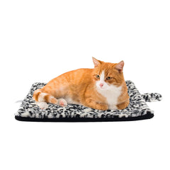 PetTemp self-warming cat bed pad 22x18 demonstrates hands-free warmth for cozy indoor naps.