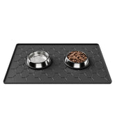 Pieviev bowl mat with raised edge keeps spills contained and floors protected.