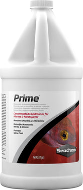 Seachem Prime bottle pour illustrating quick water conditioning for safe fish transport