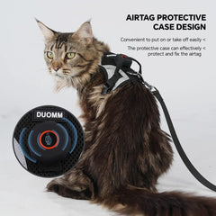 Skmeditec cat harness leash attachment demonstrates secure lead connection.