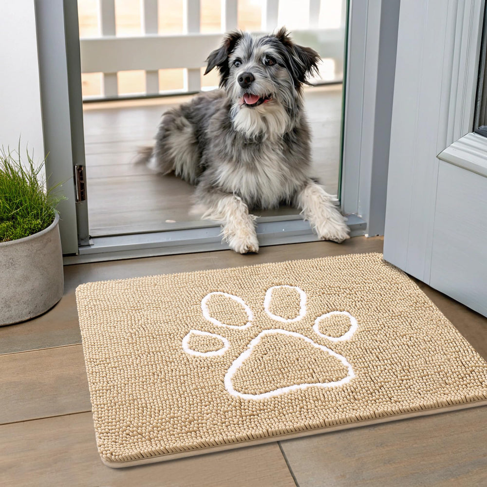 Smiry dog door mat absorbs moisture and traps dirt at the entry.