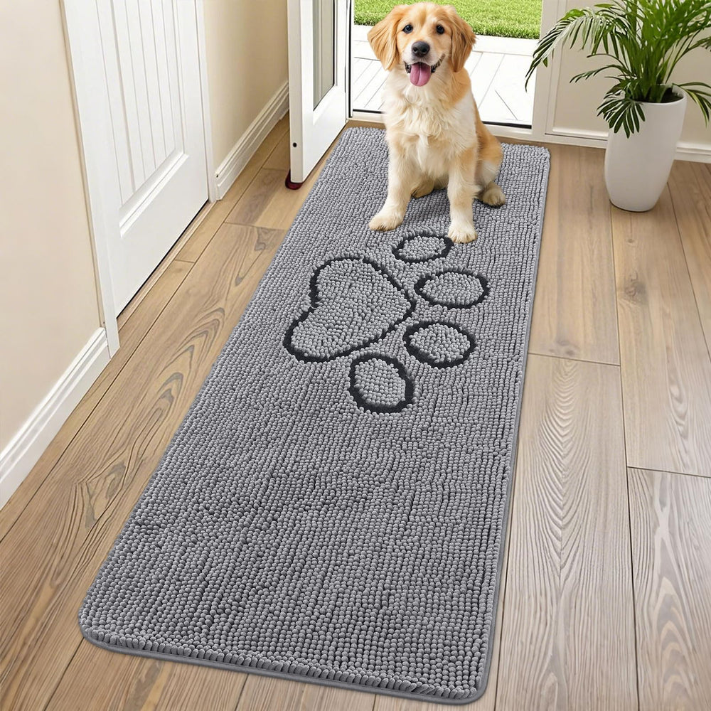 Smiry dog door mat close-up shows plush chenille that cushions paws and dries quickly.