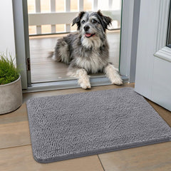 Smiry dog door mat close-up shows plush chenille absorbing moisture for muddy paws