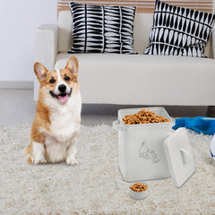SOUJOY side handles and scoop simplify transferring kibble to bowls.