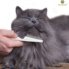 SunGrow detangling pet comb handle with non-slip grip supports comfortable grooming.