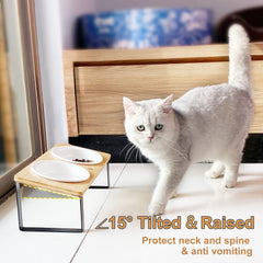 Sunhoo feeding station keeps bowls away from dust and pet hair.