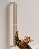 SVD.PET wall-mounted scratching post tall for large cats, space-saving design.