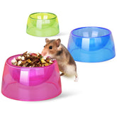 TieLishor hamster food bowl in-use demonstrates compact, mess-reducing design.