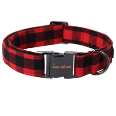 Unique Style Paws Christmas collar features red-black plaid and a durable buckle for festive walks.