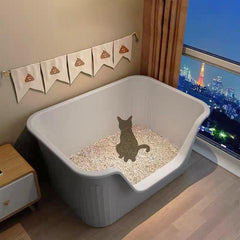 Vealind low-entry litter box entry view demonstrates easy access for all-size cats.