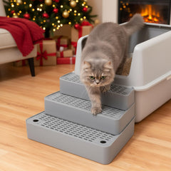 Vesici litter ramp with striped grid scrapes litter from paws