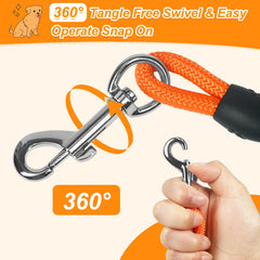 Vivifying 360 rotating clasp leash in action demonstrates durable attachment and freedom of movement.
