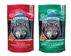 Wilderness Blue Buffalo Trail Treats duck biscuits – crunchy high-protein snack for active dogs.