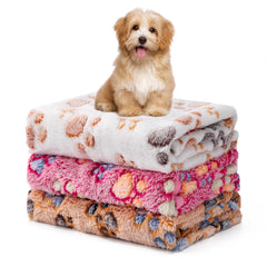 Yintrest pet blanket closeup shows ultra-soft fleece for cozy naps.