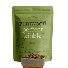 Yumwoof Perfect Kibble bag close-up showing digestion-supporting chicken ingredients.