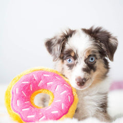 ZippyPaws Donutz embroidered-sprinkles topping adds playful visual appeal during chew sessions.