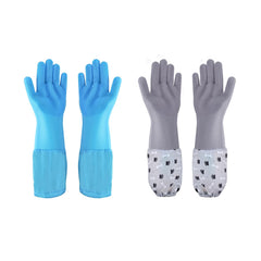 1TO3GO pet grooming gloves blue on hand closeup reduces shedding during bath