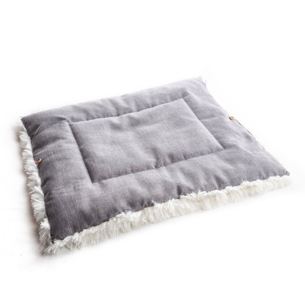 4CLAWS furry pet bed mat machine-washable – easy cleanup after messy paws