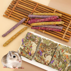 Abizoo natural rabbit sticks image highlights Timothy hay texture for gnawing.