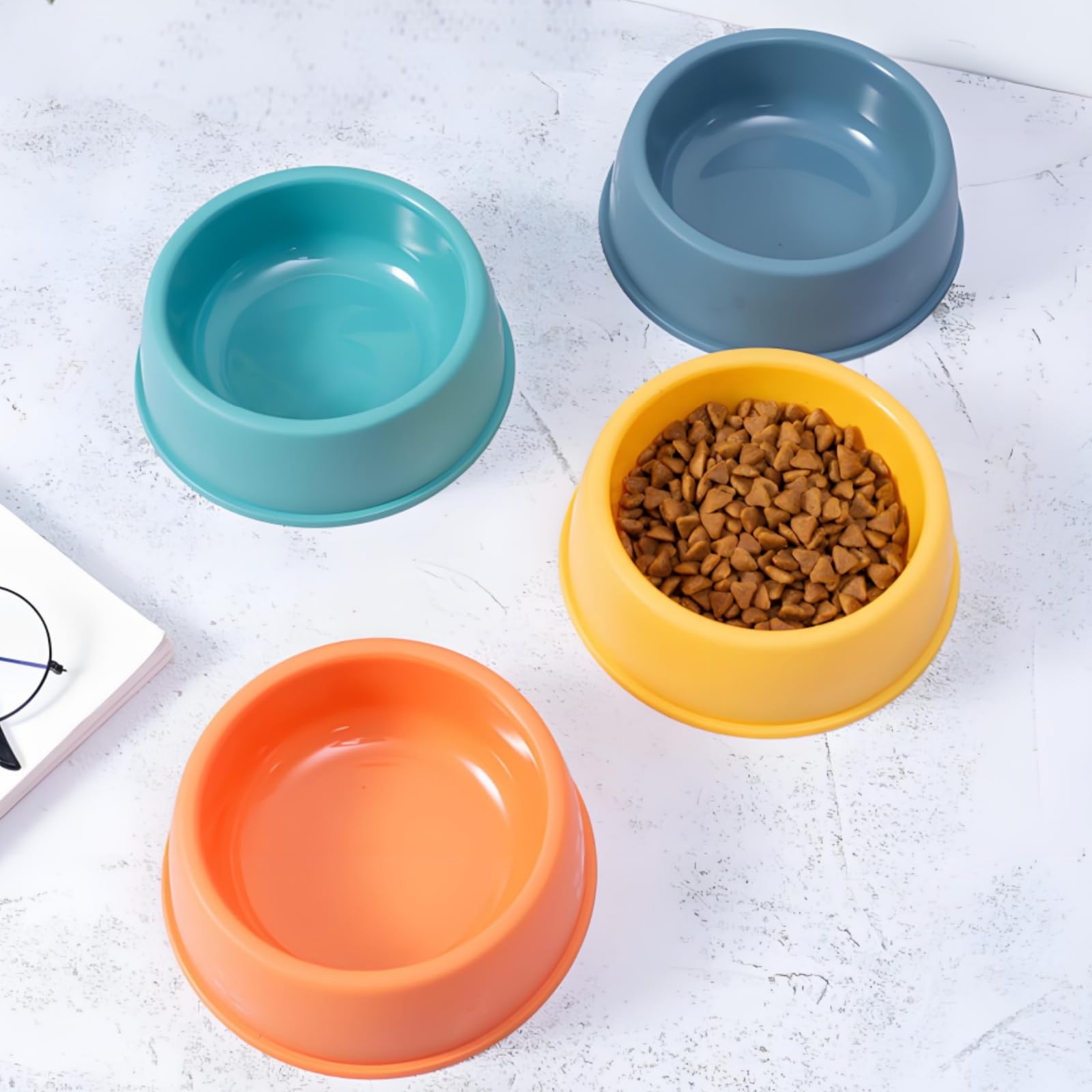 Acshio easy-clean bowls with rounded exterior for pet-friendly use