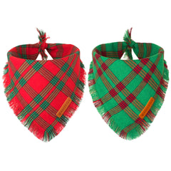 ADOGGYGO Christmas bandana with tassels in red plaid for a festive look.