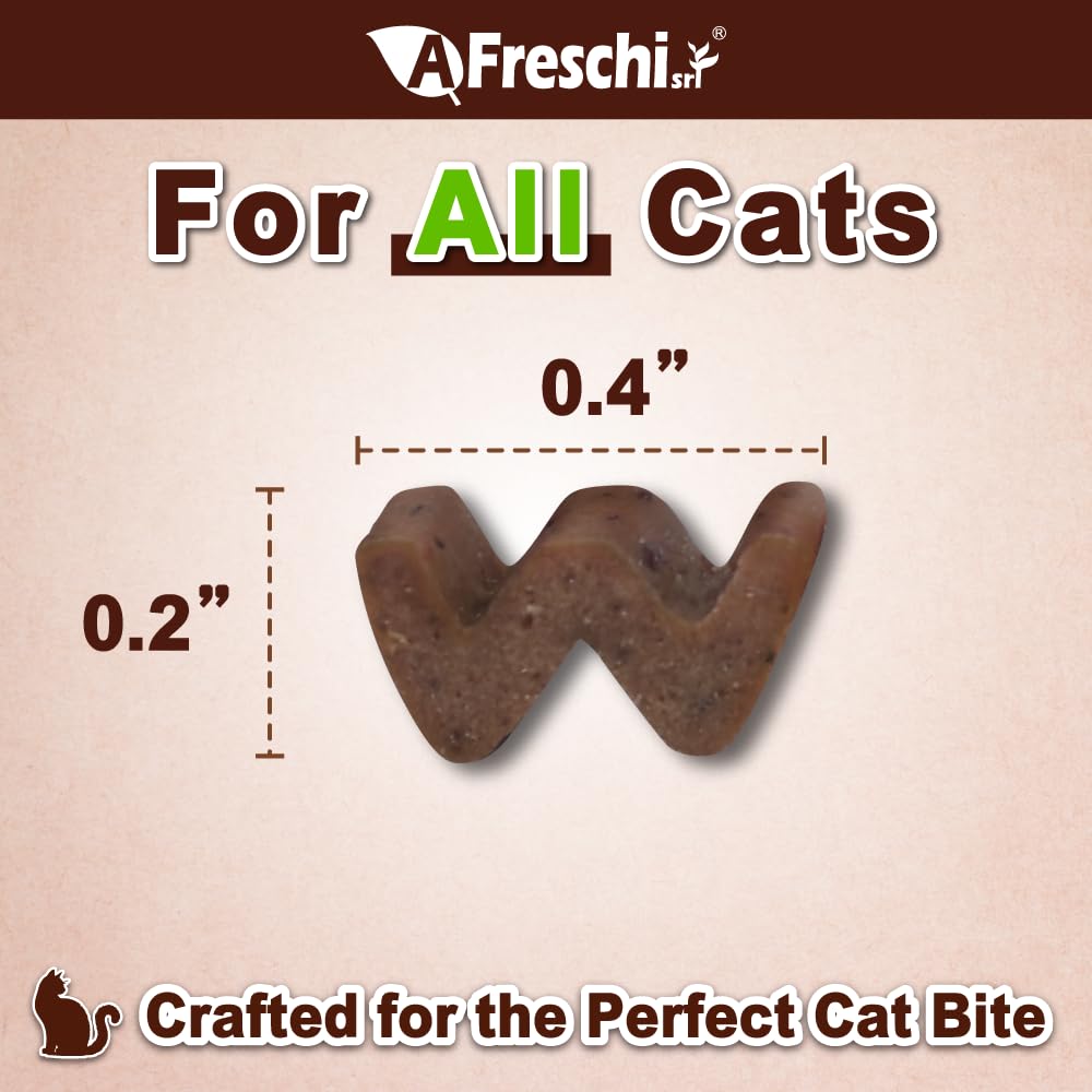 AFreschi W Shape treat close-up showcases easy bite and satisfying chew