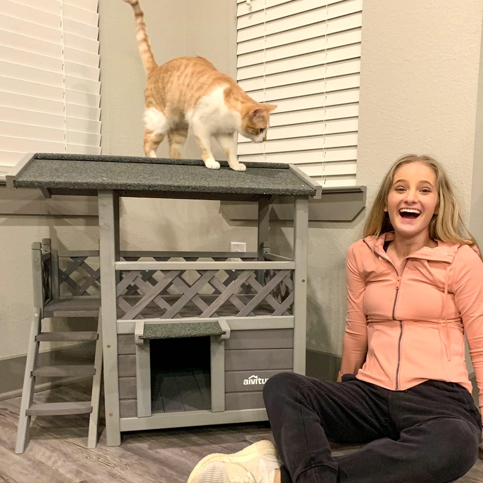 Aivituvin cat house parts ready for easy assembly