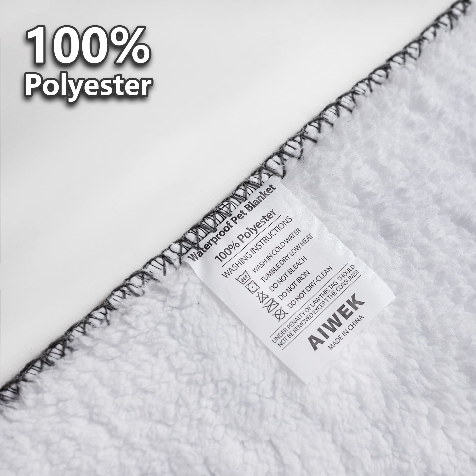AIWEK blanket suitable for car trips and kennels, offering travel protection.