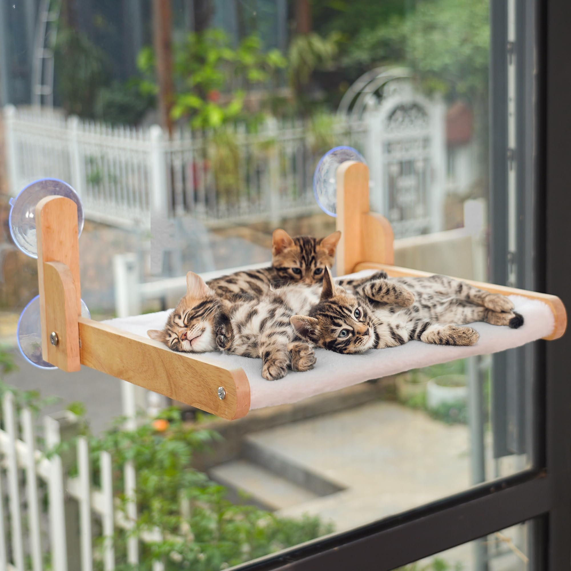 Aloxina gift-ready cat perch—great for cat lovers and new homes.