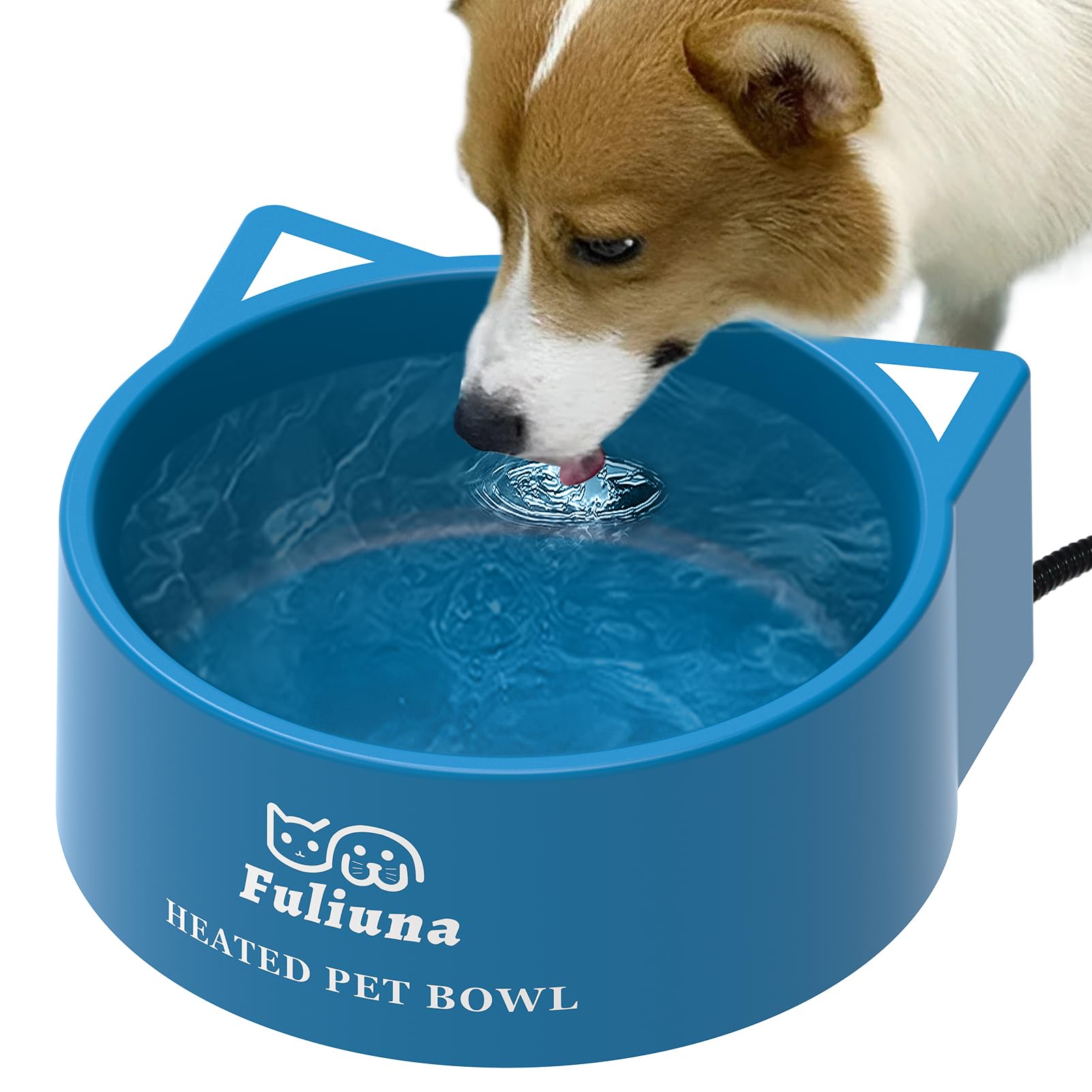 Alpcouts heated water bowl outdoors provides winter hydration for dogs and cats.