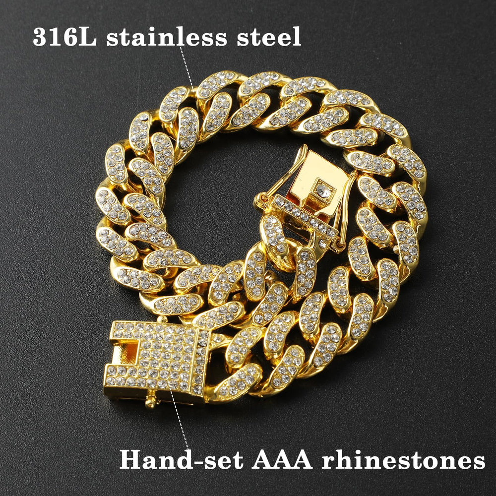 Amabro Cat Chain Collar gold on cat during party photos for stylish occasions.