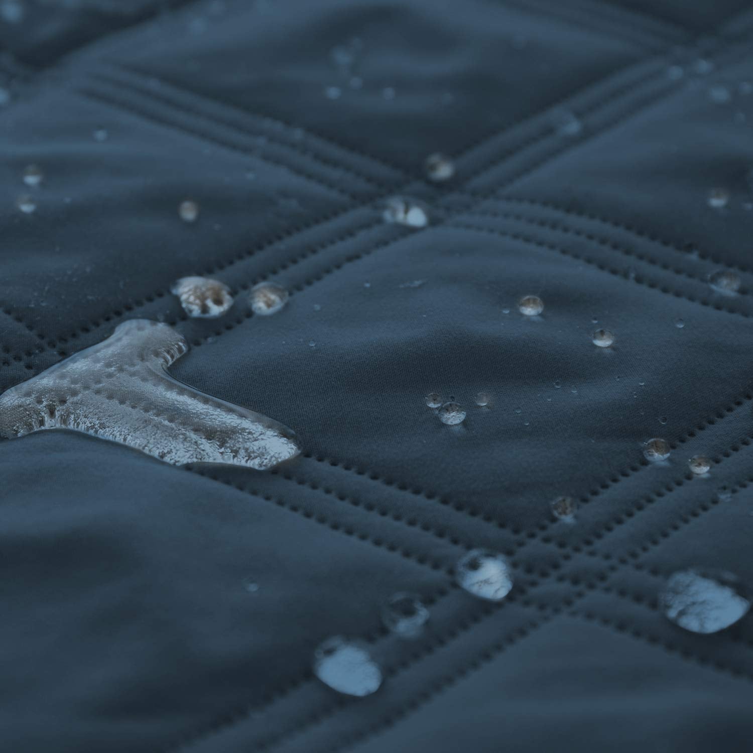 Ameritex anti-slip back pet blanket keeps cover securely in place on furniture