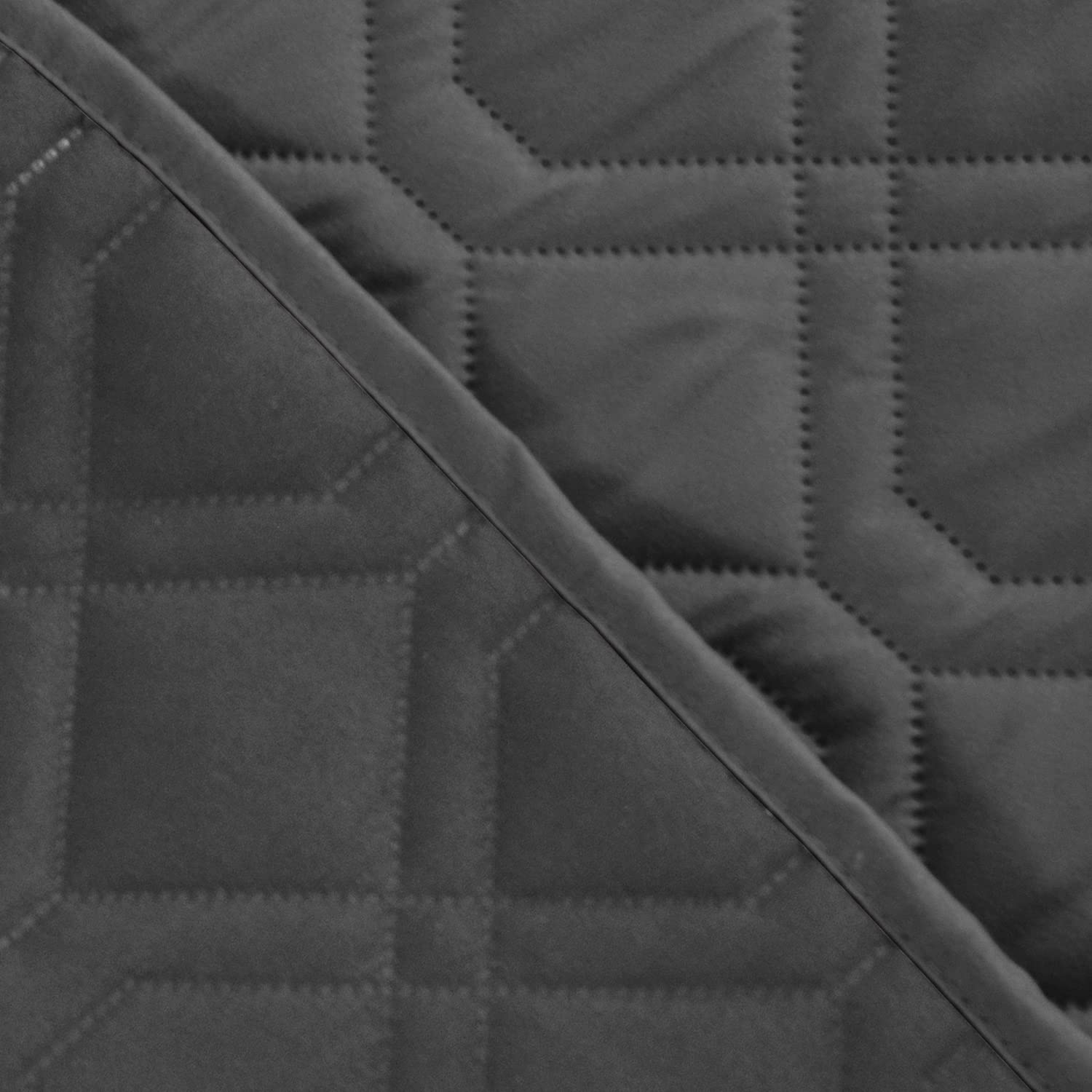 Ameritex easy-care blanket is machine washable for quick cleaning.