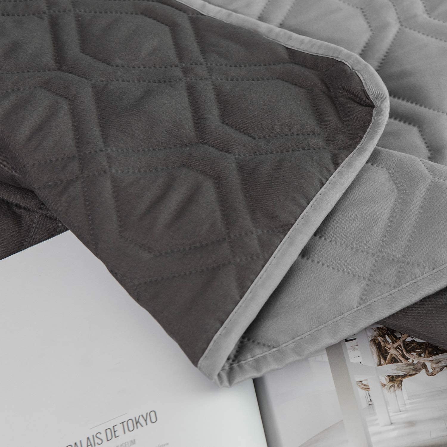 Ameritex waterproof bed cover prevents moisture from seeping through