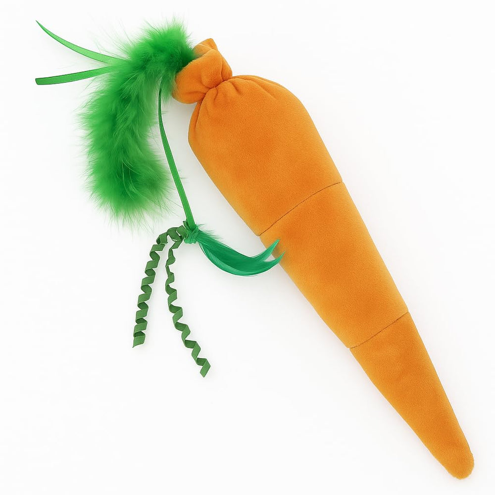 Amerizy Kolossal Karrot orange front view toy promotes active play for indoor cats.
