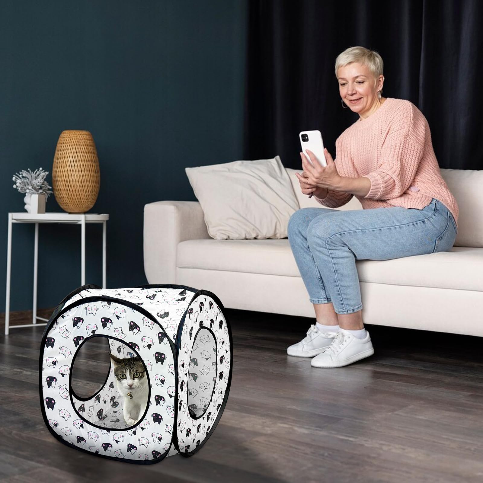 Andiker cat tent indoor-outdoor-use captures versatility for homes and outdoors.