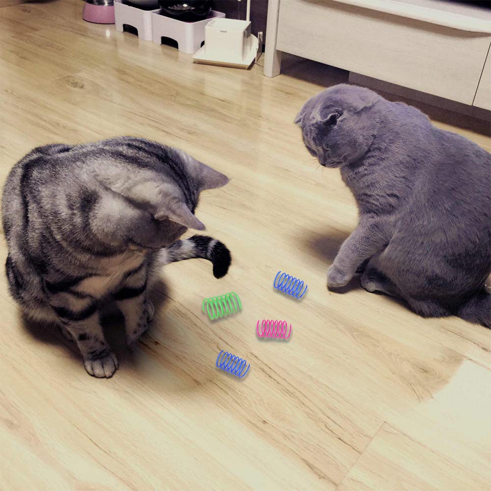 Andiker interactive cat spring toy demonstrates bounce action for curious kittens during play.