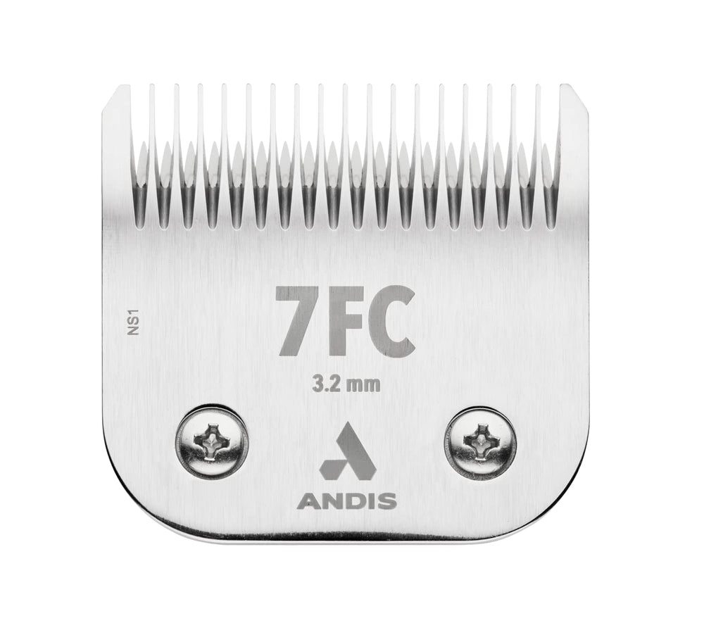 Andis Ceramicedge 7FC blade close-up showing ceramic edge for cooler grooming and precise 1/8-inch cut for pets.