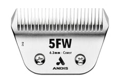 Andis ceramicEDGE wide blade 31-tooth cutter close-up for smooth finishes.