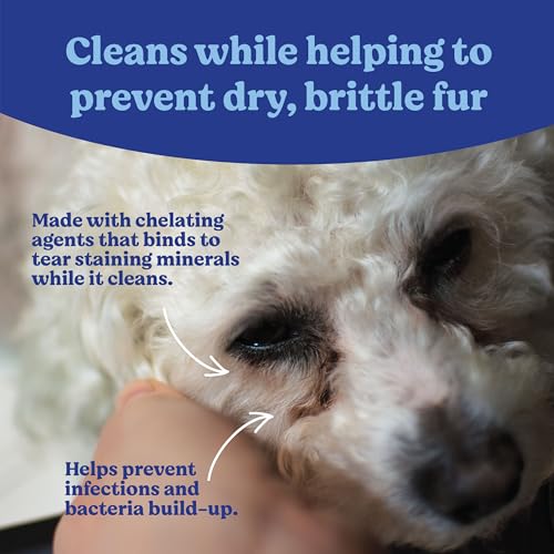ANGELS' EYES diamond-textured wipe close-up traps dirt and tears for effective cleaning