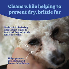 ANGELS' EYES diamond-textured wipe close-up traps dirt and tears for effective cleaning