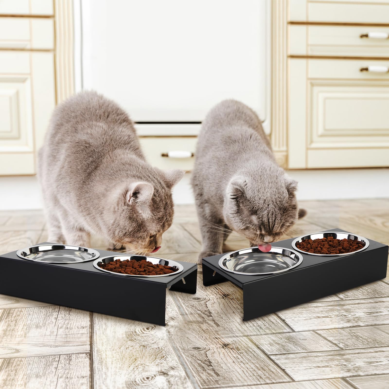 Aomafamzoy elevated feeding stand keeps meals at a comfortable height.